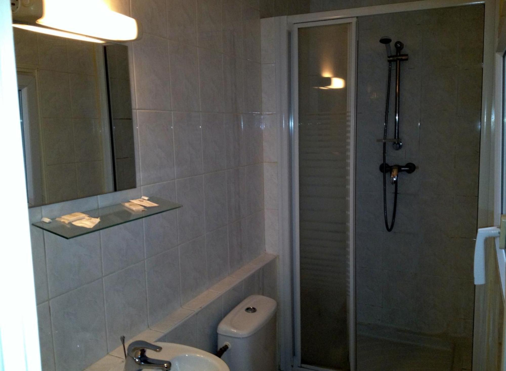 Hotel Du Centre Париж Экстерьер фото